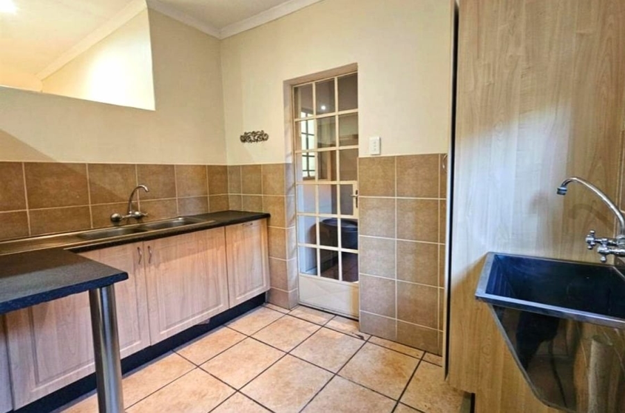3 Bedroom Property for Sale in Kannoniers Park North West